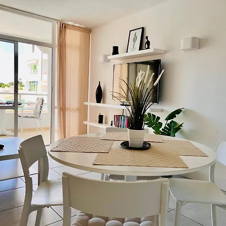 Yumbo Sunset Tanife - Next To Yumbo