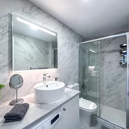 Yumbo Sunset Tanife - Next To Yumbo