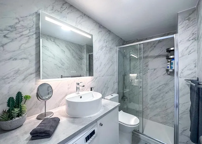 Yumbo Sunset Tanife - Next To Yumbo